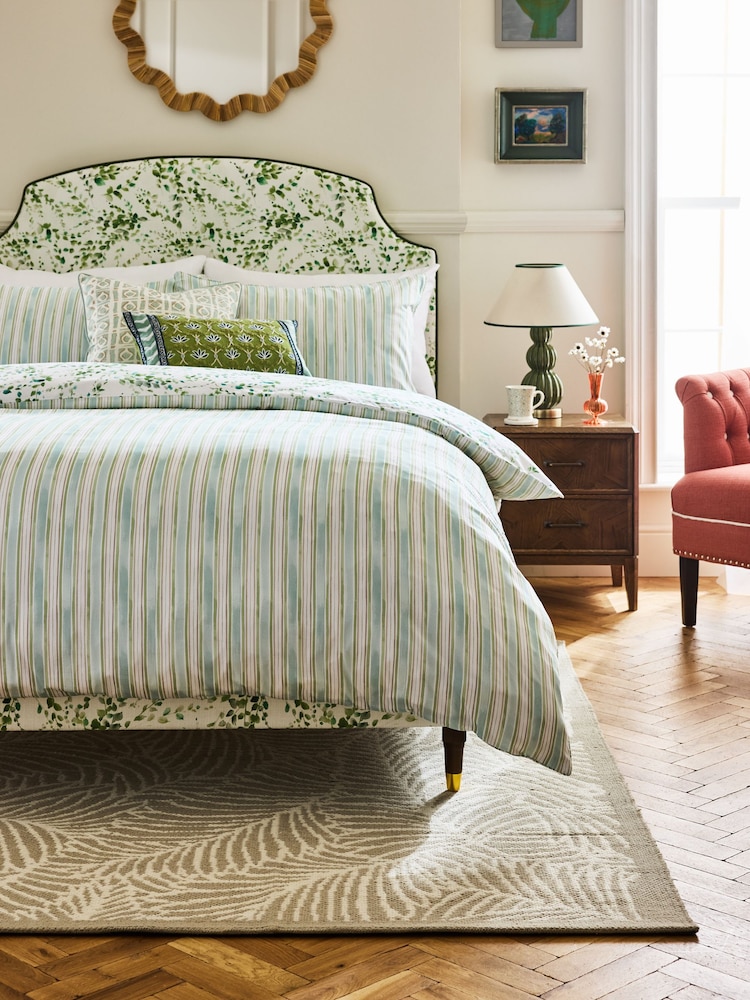 Nina Campbell Green Springtime 300 Thread Count Duvet Cover and Pillowcase Set - Image 2 of 5