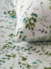 Nina Campbell Green Springtime 300 Thread Count Duvet Cover and Pillowcase Set - Image 3 of 5