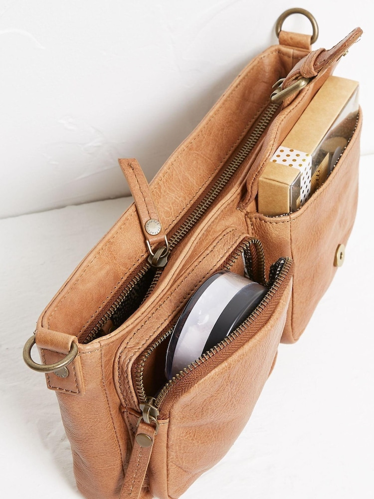 FatFace Brown The Lara Utility Crossbody Bag - Image 4 of 4 FatFace Brown The Lara Utility Crossbody Bag - Image 4 of 4