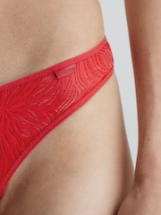 Rot - Calvin Klein Transparenter Tanga aus Marquisette-Spitze - Bild 3 von 5