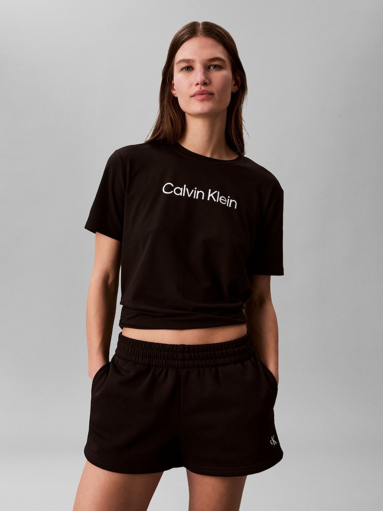 Svart - Calvin Klein Breathable Quick-Dry Travel T-Shirt - Bilde 1 av 6