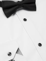 Biały - Slim Fit Single Cuff - Zestaw z koszulą z łamanym kołnierzem i czarną muszką - Image 4 of 5