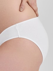 JoJo Maman Bébé White 3-Pack Maternity Knickers - Image 4 of 6