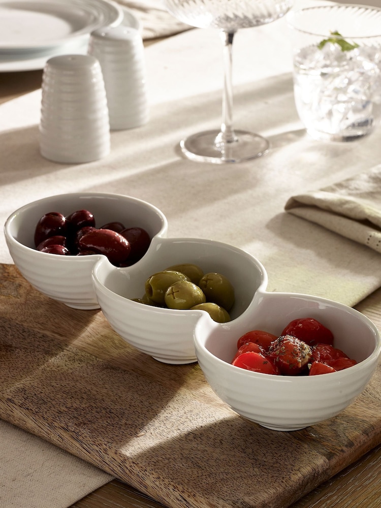White Malvern Embossed Nibble Bowls - Image 1 of 4