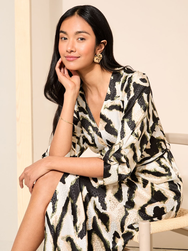 Friends Like These Green Buckle Belted V Neck Midi Shirt Dress - Image 2 of 4 Friends Like These Green Buckle Belted V Neck Midi Shirt Dress - Image 2 of 4