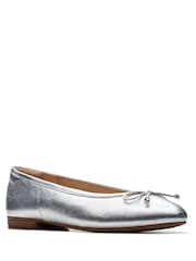 Clarks Silver Standard Fit (D) Leather Fawna Lily Shoes - Image 3 of 8