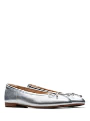 Clarks Silver Standard Fit (D) Leather Fawna Lily Shoes - Image 4 of 8