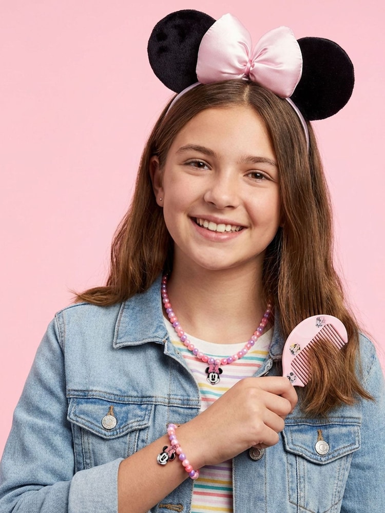 Peers Hardy Pink Minnie Mouse Girls’ Hair Accessories and Jewellery Gift Set with Headband, Clips, Scrunchie, Necklace, Bracelet, Mirror and Comb - Image 4 of 4 Peers Hardy Pink Minnie Mouse Girls’ Hair Accessories and Jewellery Gift Set with Headband, Clips, Scrunchie, Necklace, Bracelet, Mirror and Comb - Image 4 of 4
