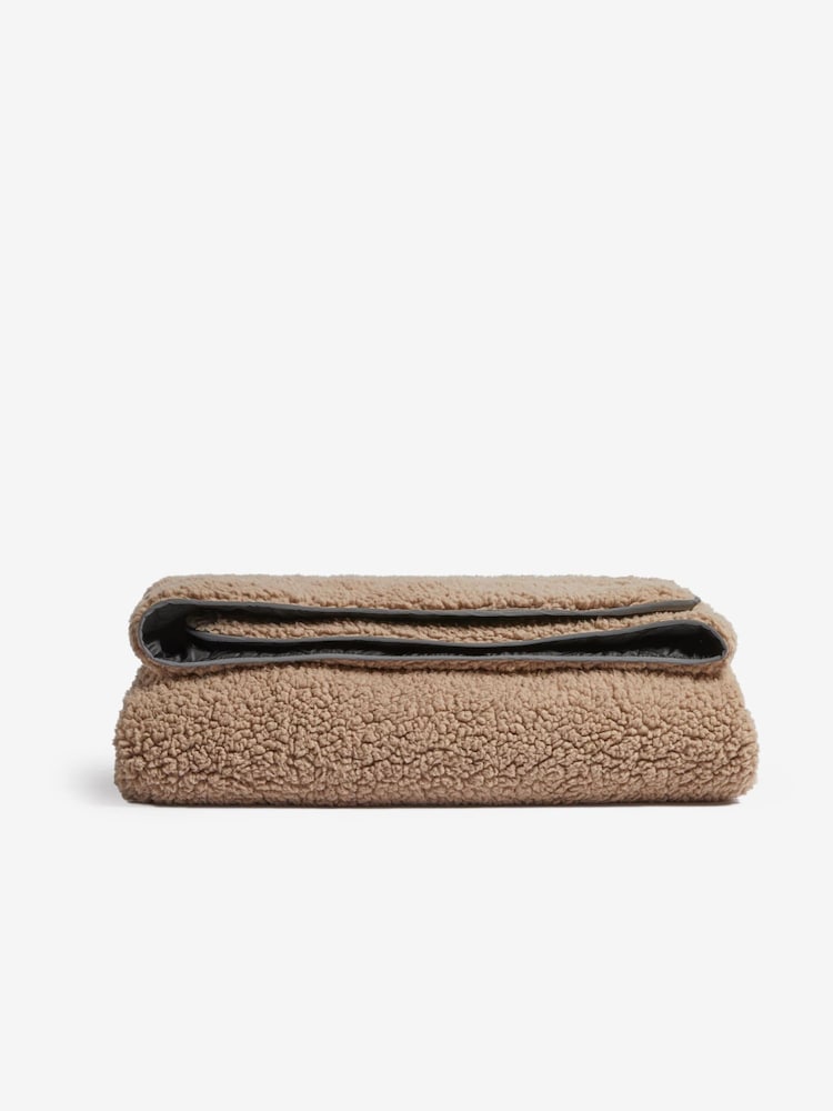 Black Quilted Super Soft Fleece Throw Blanket - Image 4 of 4