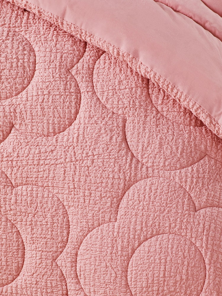 Pink Textured 100% Cotton Quilted Daisy Throw - Image 3 of 3