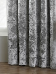 Riva Paoletti Silver Grey Verona Crushed Velvet Eyelet Curtains - Image 3 of 4