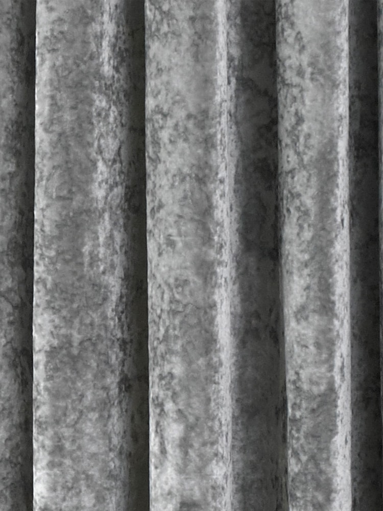 Riva Paoletti Silver Grey Verona Crushed Velvet Eyelet Curtains - Image 4 of 4