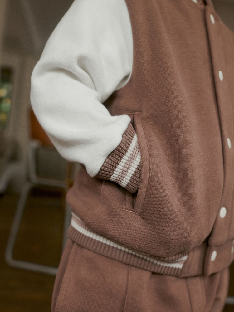 بني/كريم - Letterman Jacket and Joggers Set (3mths-7yrs) - صورة 4 من 4 بني/كريم - Letterman Jacket and Joggers Set (3mths-7yrs) - صورة 4 من 4