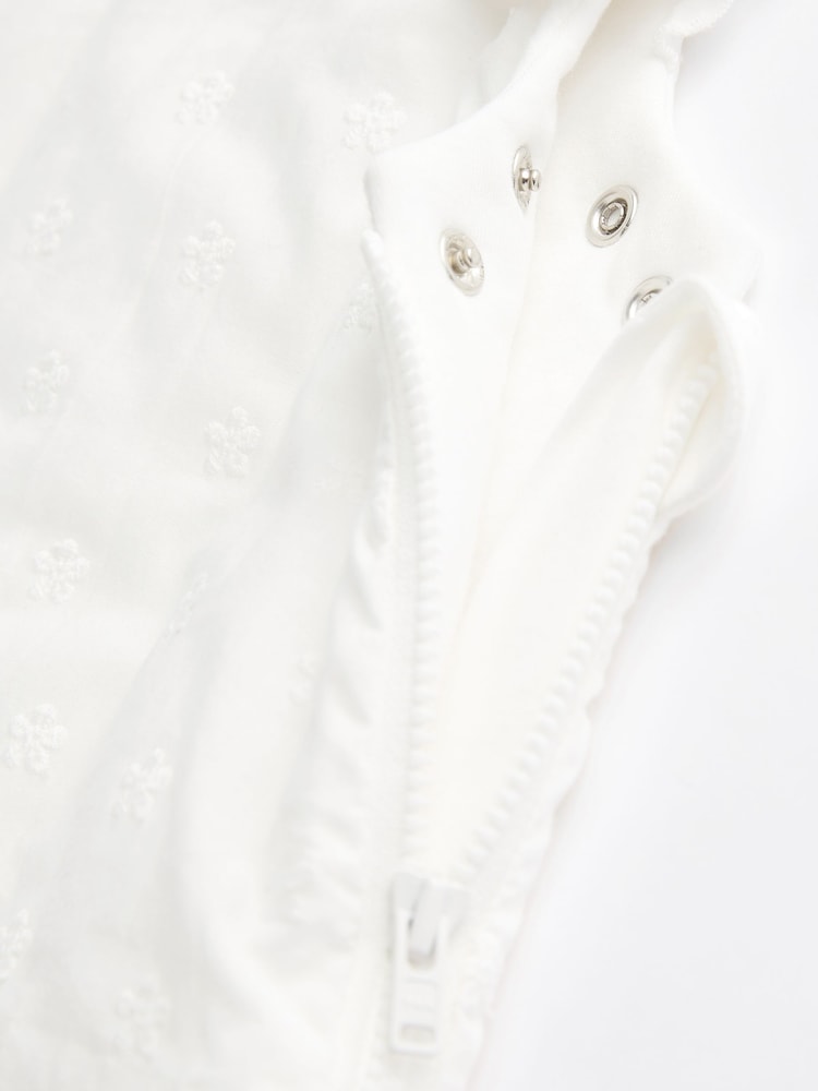 White Broderie Baby 2.5 Tog 100% Cotton Sleep Bag - Image 12 of 13