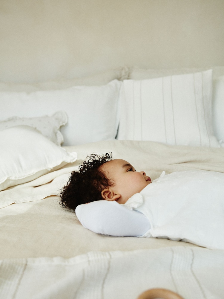 White Broderie Baby 2.5 Tog 100% Cotton Sleep Bag - Image 3 of 13