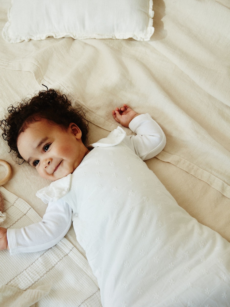 White Broderie Baby 2.5 Tog 100% Cotton Sleep Bag - Image 7 of 13