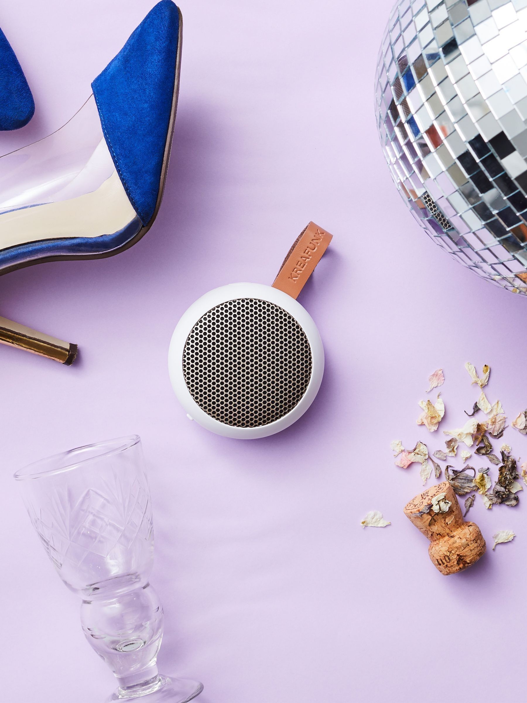 B&Q -  Ago 2 Fabric Bluetooth SpeakerWhite - Image 4