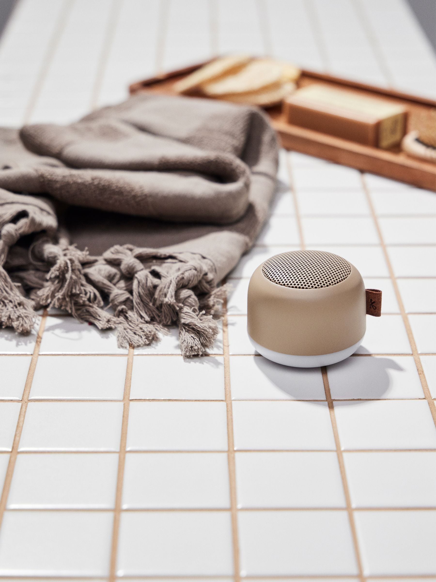 B&Q -  Alight Bluetooth Speaker & LampIvory Sand - Image 6
