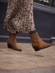 بني فاتح بني - Forever Comfort® Cowboy Ankle Boots - صورة 2 من 8