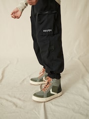 Khakigrün - Knöchelhohe Stiefel zum Schnüren - Bild 2 von 9