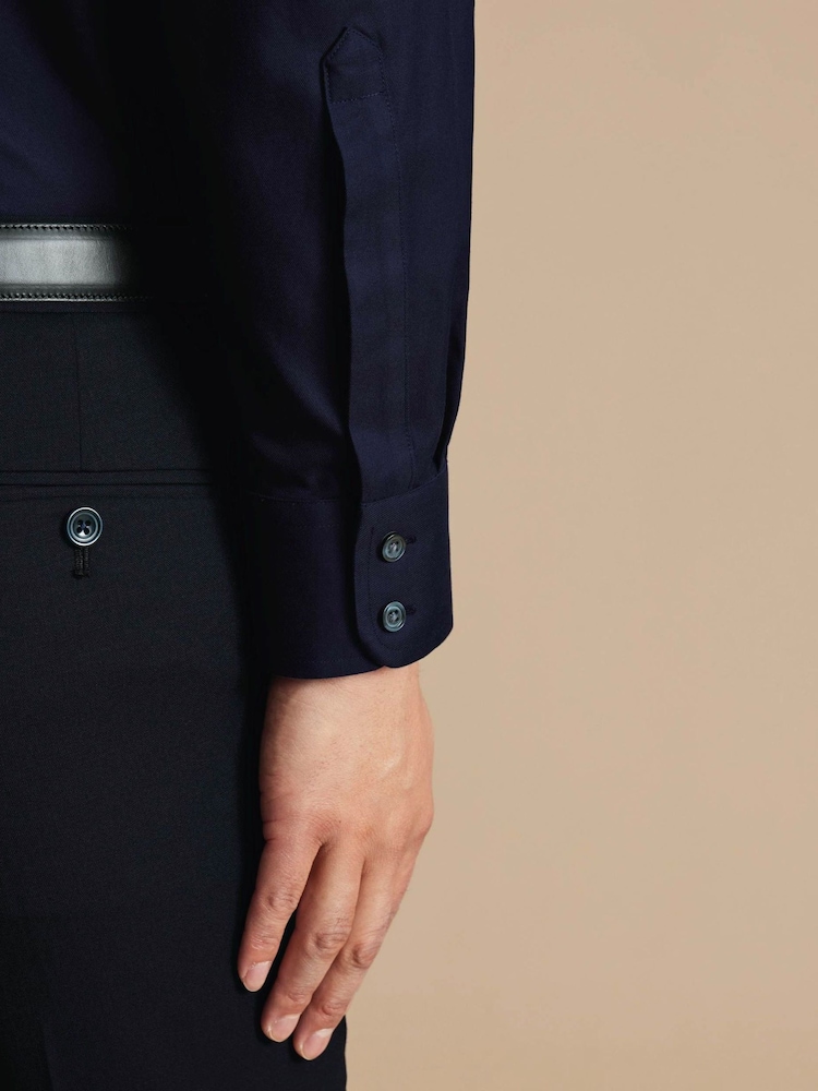 أزرق داكن أزرق - قميص تويل مقاوم للتجعد بتلبيس كلاسيكي من Charles Tyrwhitt - صورة 4 من 4