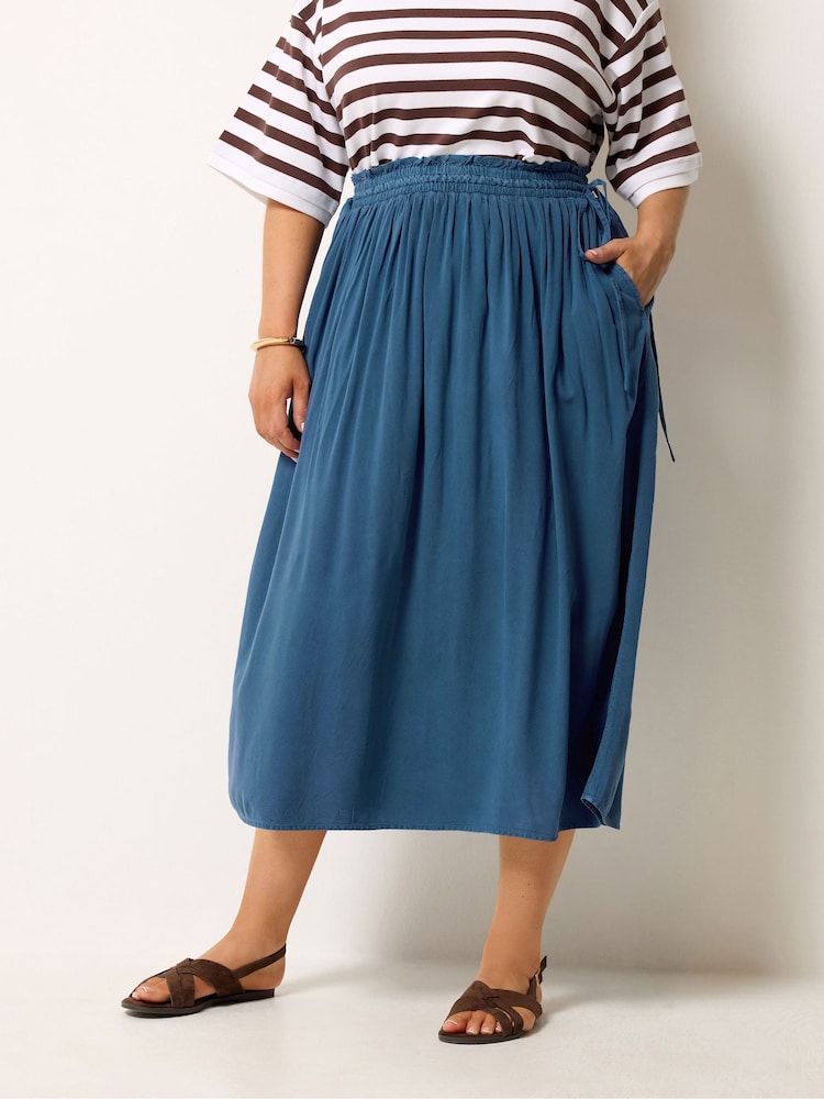 Yours Curve Blue Chambray Tie Side Skirt - Image 2 of 5 Yours Curve Blue Chambray Tie Side Skirt - Image 2 of 5