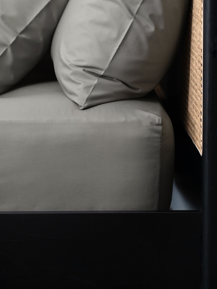 Grey Deep Fitted Collection Luxe 200 Thread Count 100% Egyptian Cotton Percale Sheet - Image 1 of 1 Grey Deep Fitted Collection Luxe 200 Thread Count 100% Egyptian Cotton Percale Sheet - Image 1 of 1