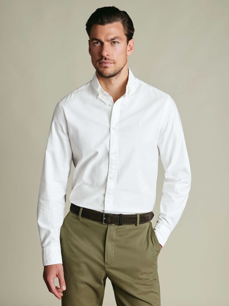 Balts - Charles Tyrwhitt īpaši pieguļošs, vienkāršs, pogām aizdarīts, elastīgs, mazgāts 100% kokvilnas Oksfordas krekls - Attēls 1 no 8