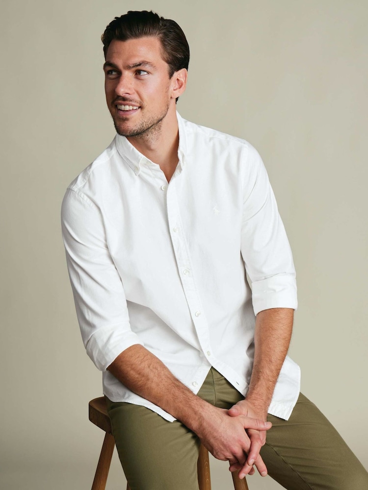 Balts - Charles Tyrwhitt īpaši pieguļošs, vienkāršs, pogām aizdarīts, elastīgs, mazgāts 100% kokvilnas Oksfordas krekls - Attēls 2 no 8
