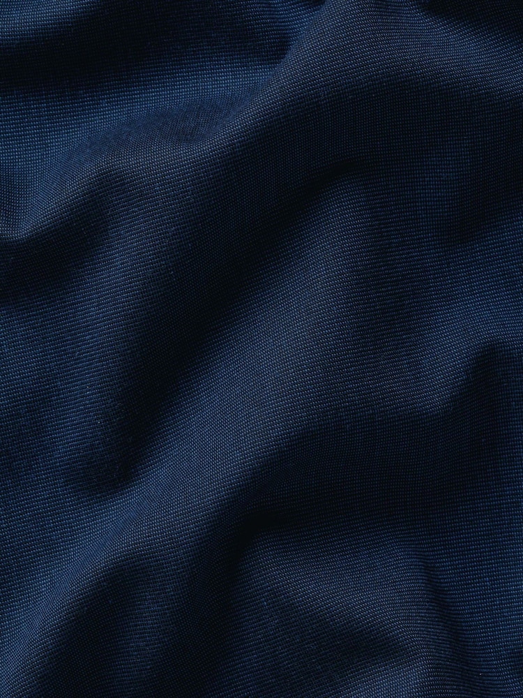 Charles Tyrwhitt Navy Blue Classic Fit Non Iron Herringbone 100% Cotton Shirt - Image 7 of 7