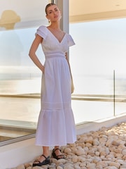 أبيض - فستان متوسط الطول بكشكشة ومطرز - صورة 1 من 1