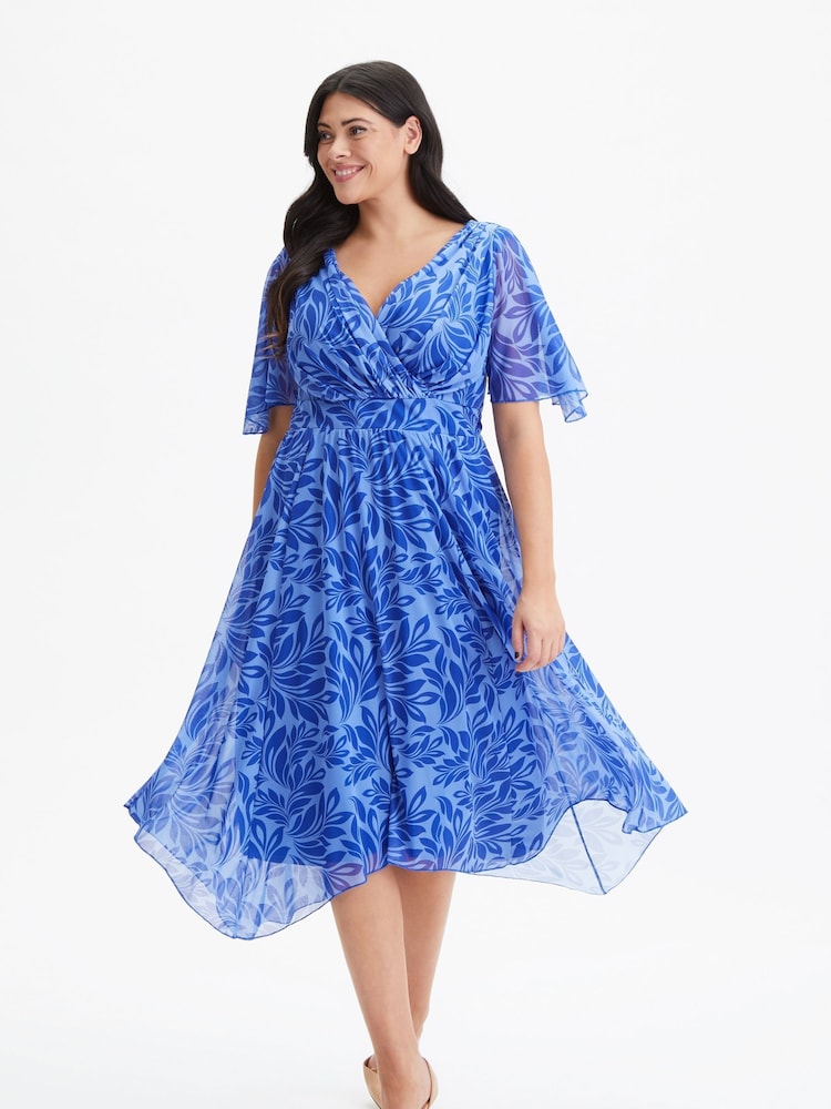 Blau mit floralem Muster - Scarlett & Jo Julie Kleid mit Zipfelsaum - Bild 1 von 4 Blau mit floralem Muster - Scarlett & Jo Julie Kleid mit Zipfelsaum - Bild 1 von 4
