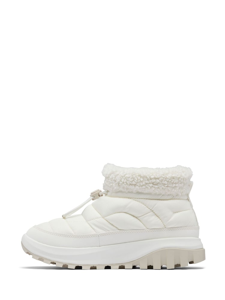 Blanco - Botas de caña baja acolchadas para la nieve Snowtrot de Columbia - Imagen 2 de 5