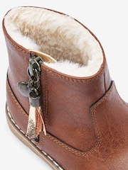 Hellbraun - Warm gefütterte Stiefel mit Quastendetail und Reißverschluss - Bild 8 von 11