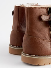 Hellbraun - Warm gefütterte Stiefel mit Quastendetail und Reißverschluss - Bild 9 von 11