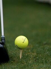 Decathlon Yellow Golf Ball Tour 900 X12 Yellow - Inesis - Image 3 of 3