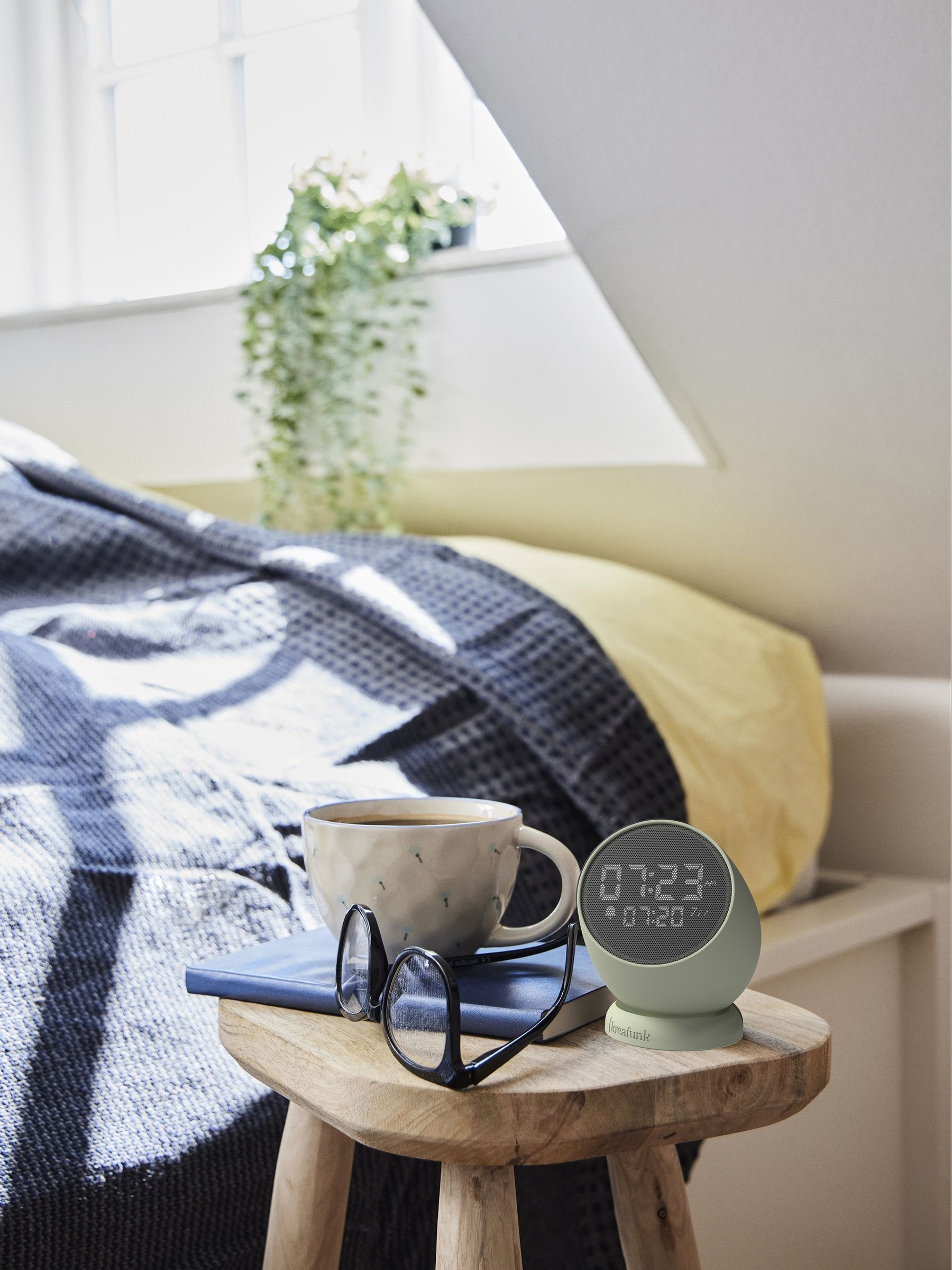 Digital Mechanical Alarm Tabletop Clock - Image 3