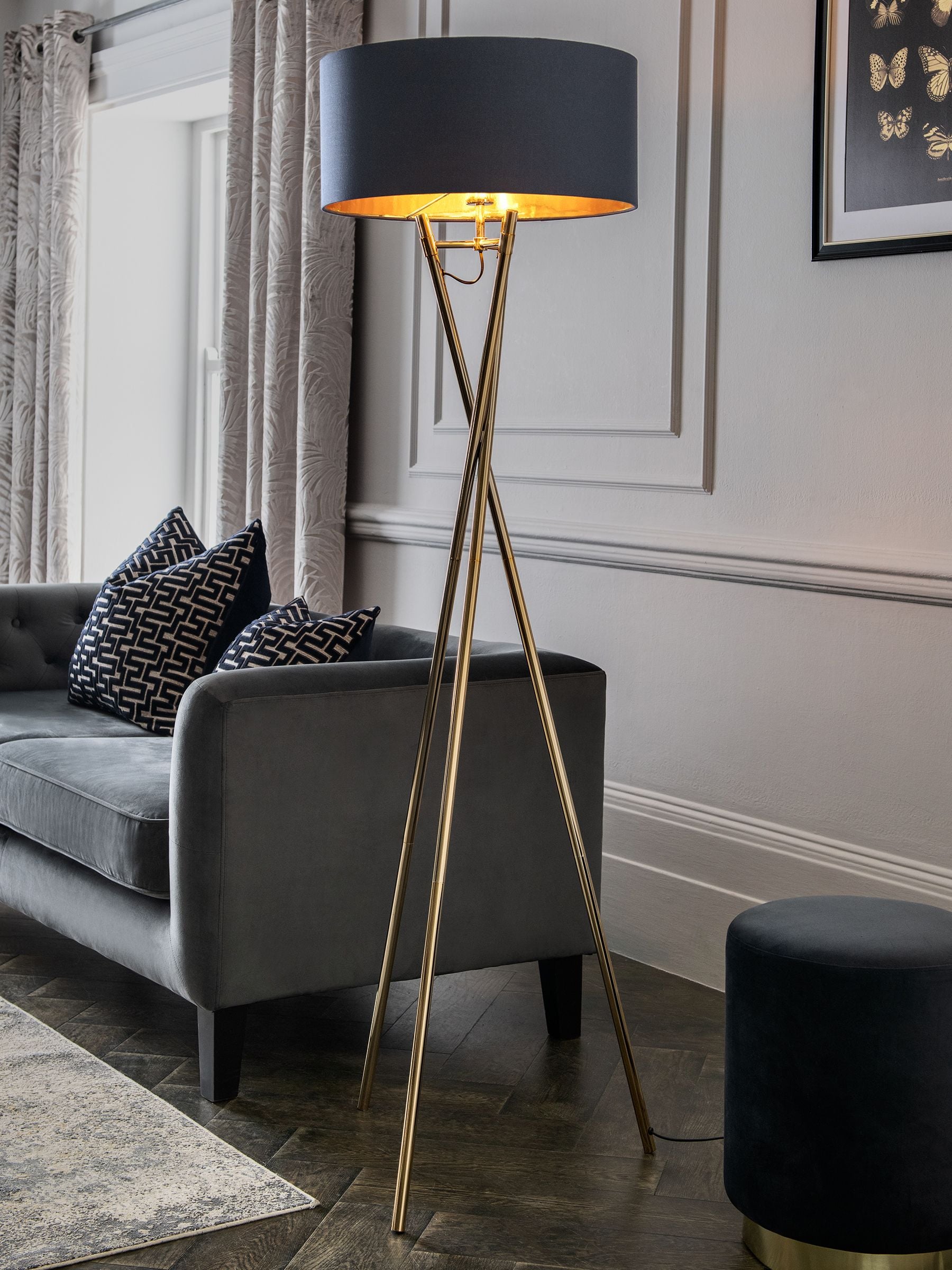 Navy tripod lamp top