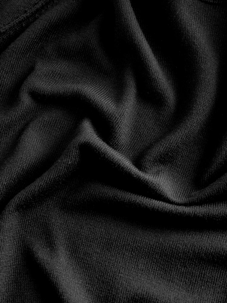 Black Crew Neck Short Sleeve Knitted Top - Image 6 of 6 Black Crew Neck Short Sleeve Knitted Top - Image 6 of 6
