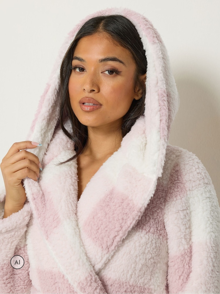 PixieGirl Petite Check Print Hooded Dressing Gown - Bild 5 von 5 PixieGirl Petite Check Print Hooded Dressing Gown - Bild 5 von 5