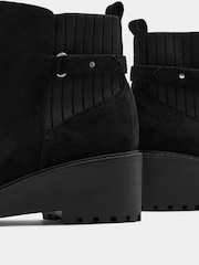 Negro - Botas Yours Curve con detalle de hebilla y tacón de cuña en talla EEE extra ancha - Imagen 6 de 6