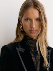 Reiss Black Wren Velvet Satin-Trim Single-Breasted Suit Blazer - Image 4 of 9