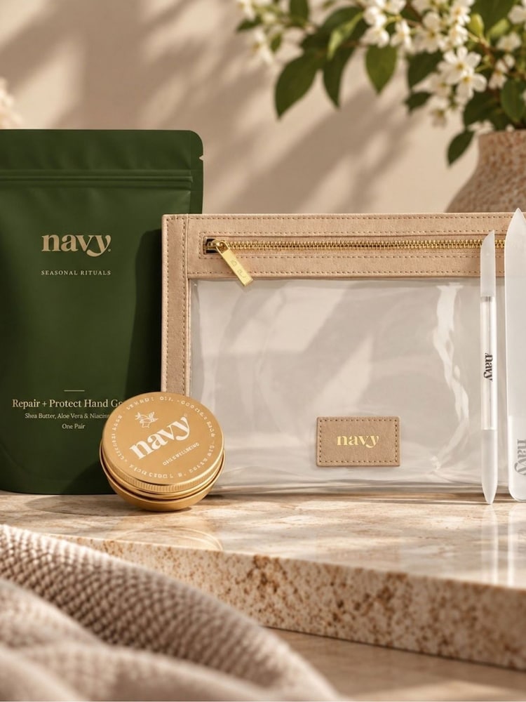 Navy Winter Hand Care Kit (Worth Over £51) - Image 2 of 2 Navy Winter Hand Care Kit (Worth Over £51) - Image 2 of 2