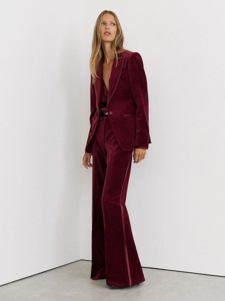 Қою қызыл - Reiss Wren Velvet Flared Tuxedo Trousers - 5суретінің 1 суреті Қою қызыл - Reiss Wren Velvet Flared Tuxedo Trousers - 5суретінің 1 суреті