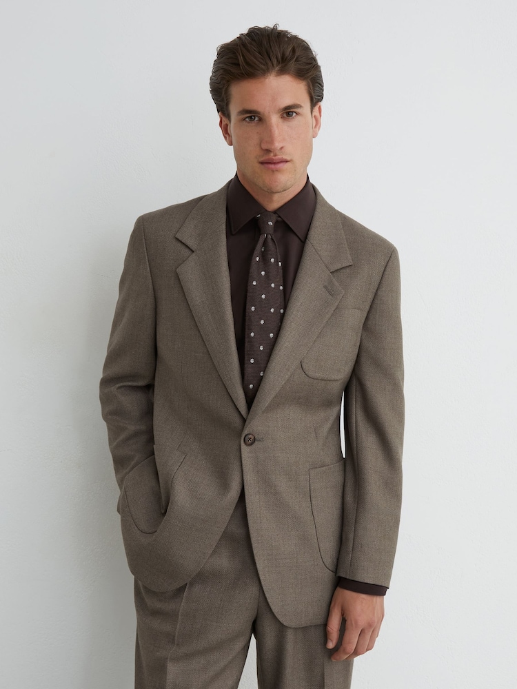 سترة بليزر بدلة من مزيج صوف مع تويل بصَف أزرار واحد Terrain Jacket من Reiss - صورة 1 من 10 سترة بليزر بدلة من مزيج صوف مع تويل بصَف أزرار واحد Terrain Jacket من Reiss - صورة 1 من 10
