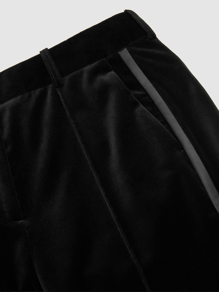 Қара - Reiss Wren Velvet Flared Tuxedo Trousers - 9суретінің 9 суреті Қара - Reiss Wren Velvet Flared Tuxedo Trousers - 9суретінің 9 суреті