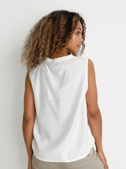 Cream Liselin Sleeveless V-Notch Neck White Blouse - Image 2 of 6