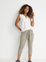 Cream Liselin Sleeveless V-Notch Neck White Blouse - Image 3 of 6