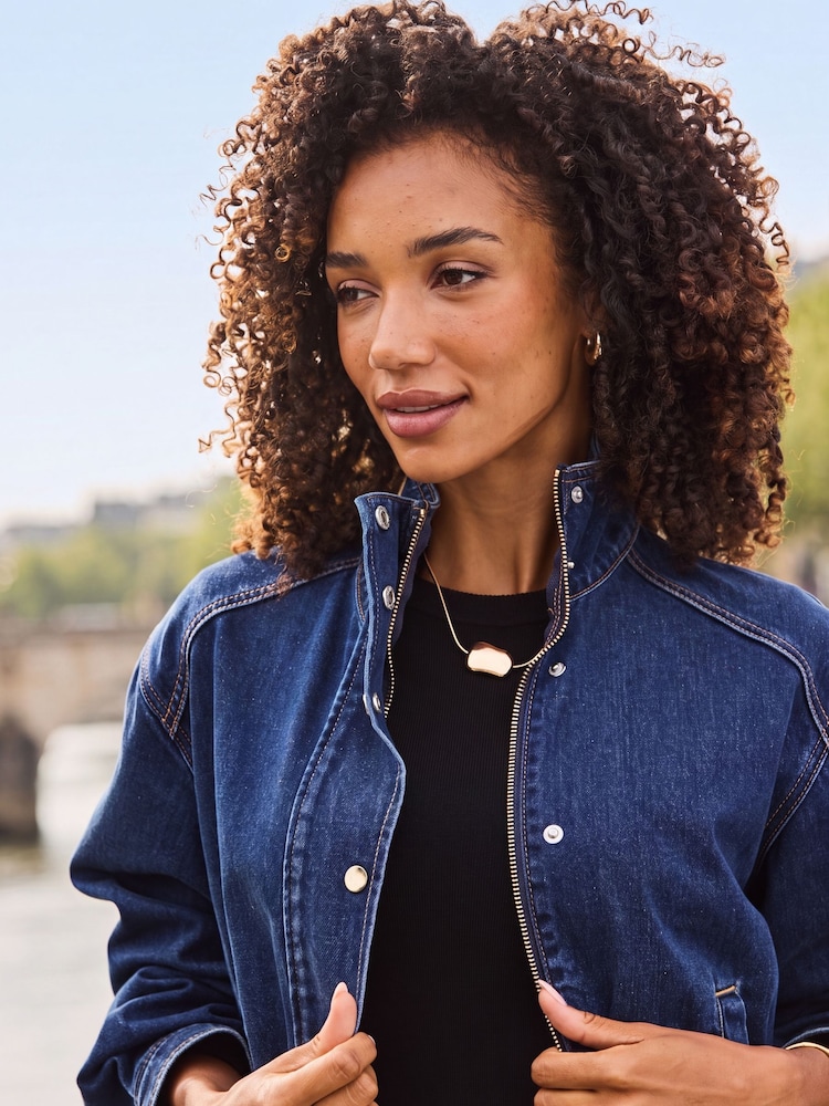 Sosandar Funnel Neck Denim Bomber Jacket - صورة 5 من 5 Sosandar Funnel Neck Denim Bomber Jacket - صورة 5 من 5