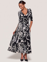 Jolie Moi Black Abstract Ruched Waist Fit & Flare Maxi Dress - Image 6 of 6